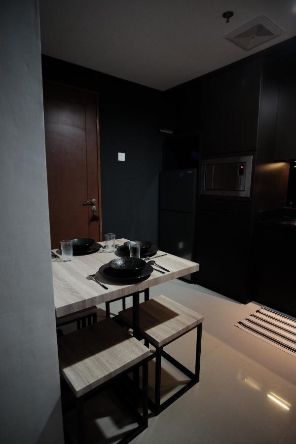 2 Bedrooms - Royal Olive Apartment - Pejaten South Of Yakarta Exterior foto